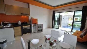 Deluxe Apartment | In-room dining