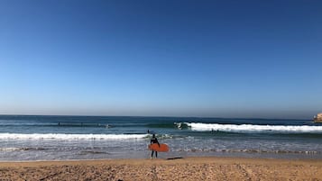 Surfing/boogie boarding