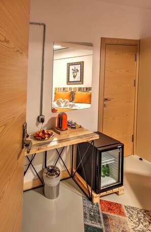 Mini-refrigerator - Vavien Hotel (Istanbul)