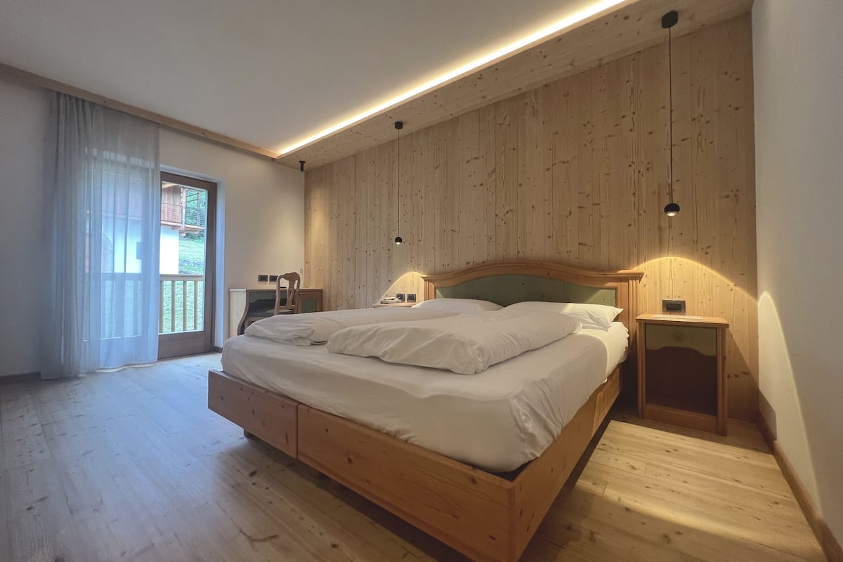 Standard Double or Twin Room | Premium bedding, in-room safe, desk, soundproofing