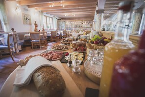 Desayuno continental incluido todos los días