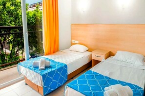 Minibar, desk, soundproofing, bed sheets - Anita Matiate Hotel (Kemer)