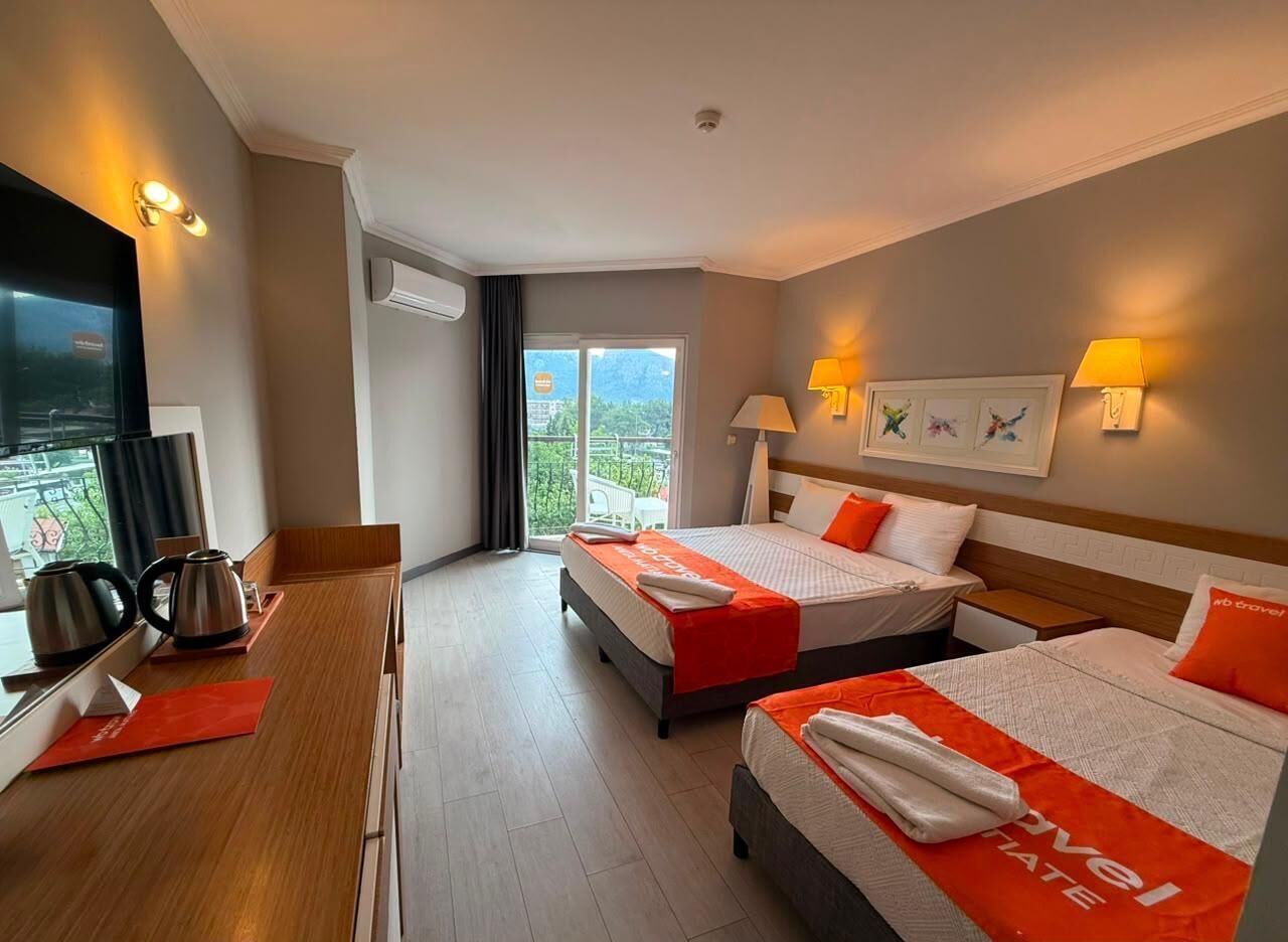Minibar, desk, soundproofing, bed sheets
