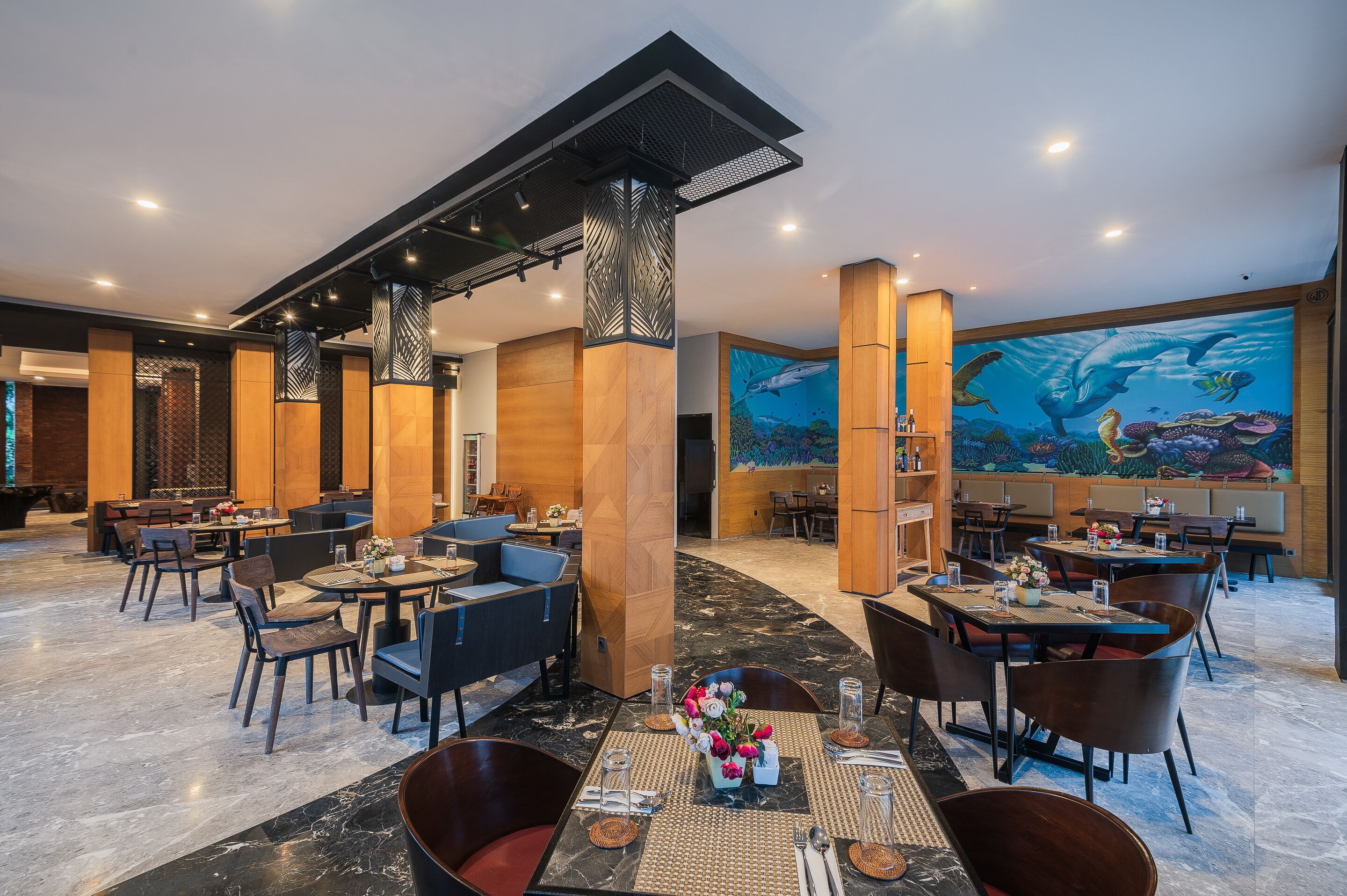 breakfast and lunch served