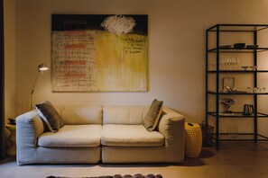 Appartement Deluxe | Coin séjour | Télévision LED