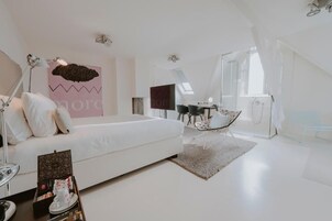 特色双人房 | 羽绒被、客房内保险箱、隔音、免费 WiFi