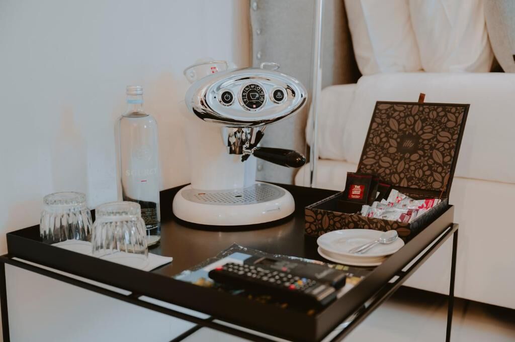 Caja de seguridad en la habitación, insonorización, cunas y wifi gratis 
