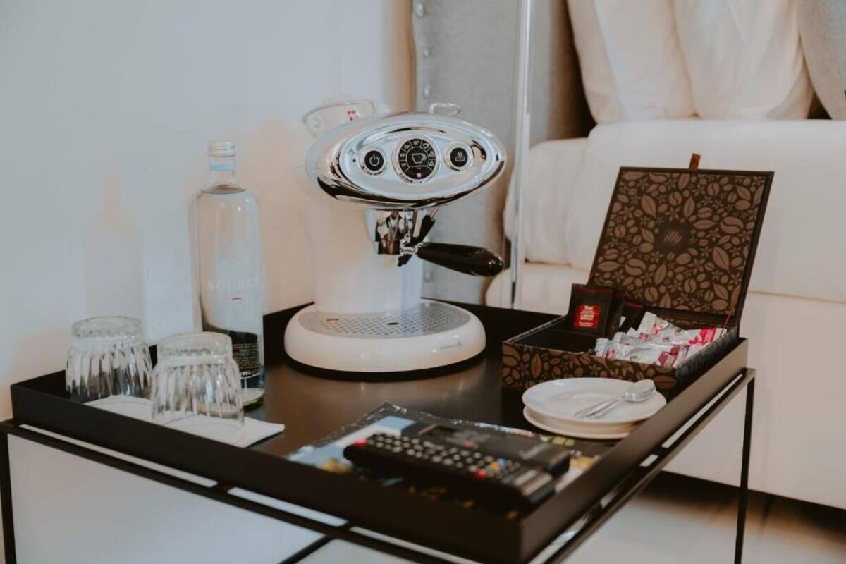 Caja de seguridad en la habitación, insonorización, cunas y wifi gratis