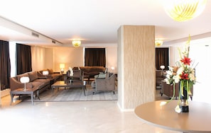 Lobby sitting area - Mogador MARINA (Casablanca)