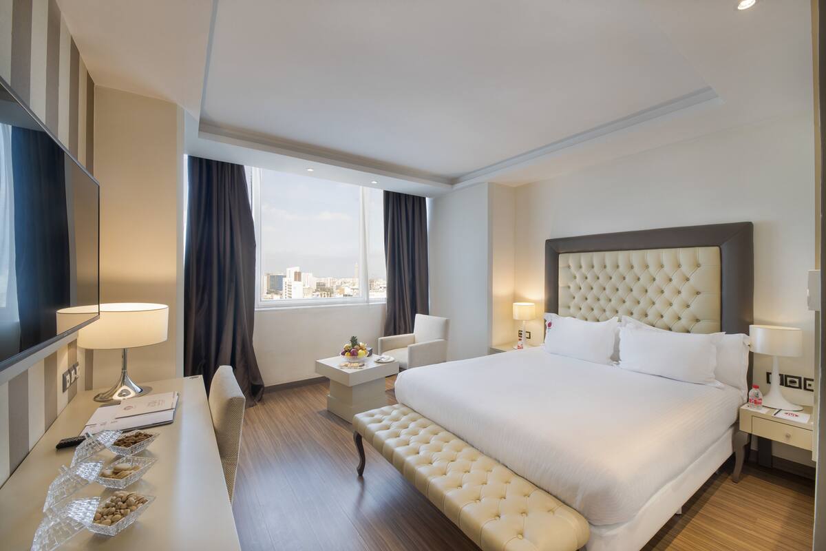 Premium bedding, minibar, in-room safe, desk