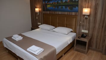 Minibar, in-room safe, free WiFi
