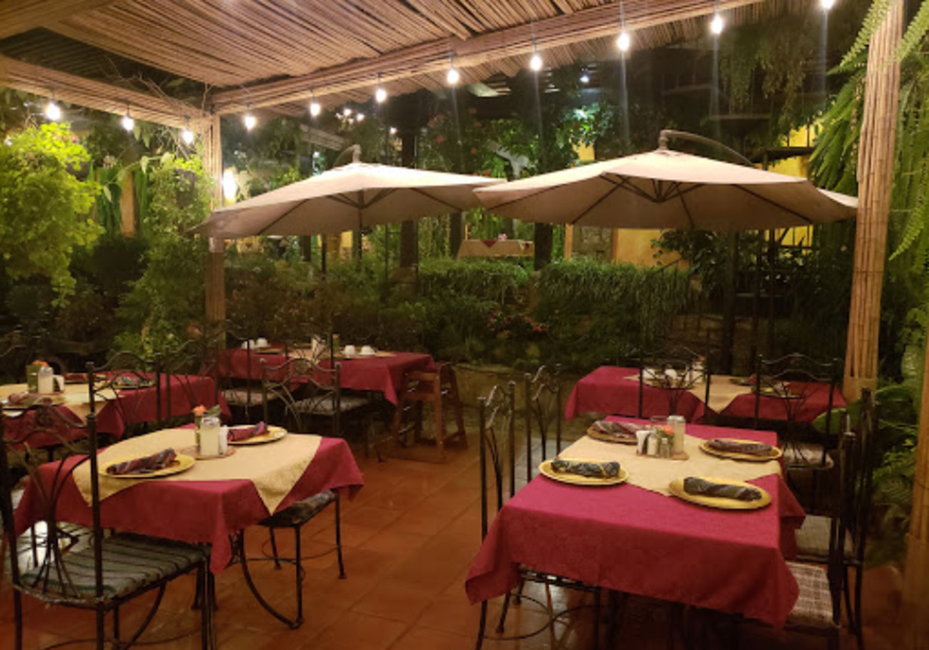 daily continental breakfast (usd 9 per person)