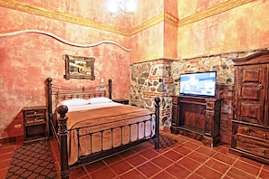 Standard Room, 1 Queen Bed