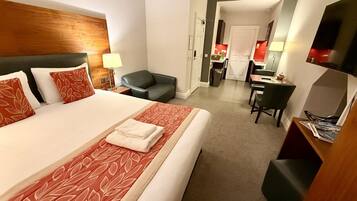 Standard Studio | Desk, iron/ironing board, cots/infant beds, bed sheets