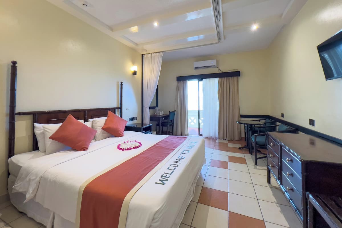 Ropa de cama de alta calidad, colchones con efecto memoria y minibar