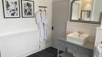 Superior Double Room, Bathtub (Room 7) | Bathroom | Shower, designer toiletries, hair dryer, bathrobes