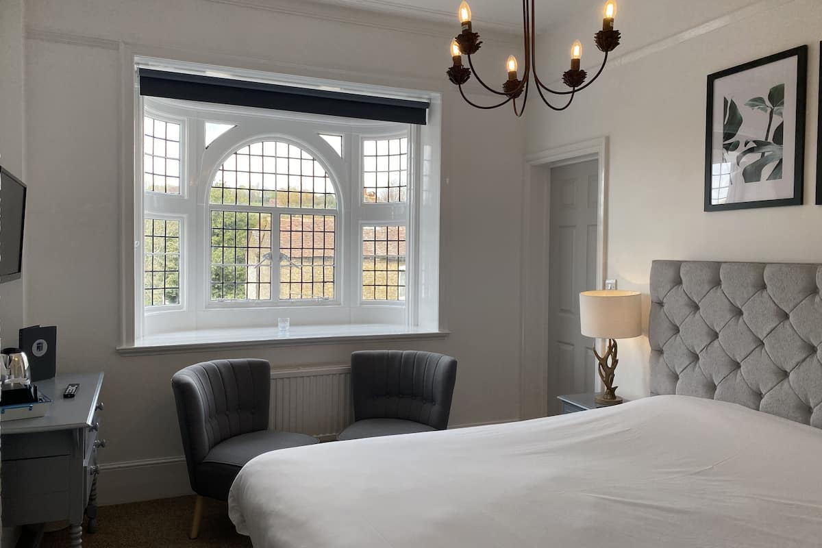 double room (room 5) | egyptian cotton sheets, blackout curtains, iron/ironing board, free wifi