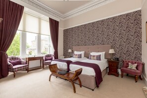 Superior Double or Twin Room | Egyptian cotton sheets, premium bedding, minibar, individually decorated - Victoria Square (Stirling)