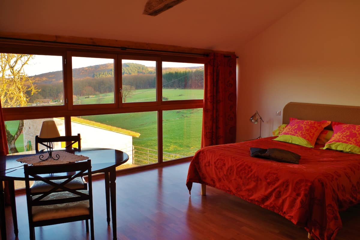 Double Room (Les genièvres) | Ruang kerja komputer riba, langsir/tirai gelap terus