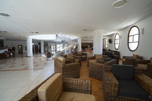 Lobby sitting area - Nicolaus Club Otium Sibari Resort (Villapiana)