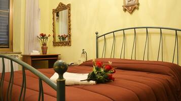 Double Room (Tulipano) | Egyptian cotton sheets, premium bedding, down duvets, memory-foam beds