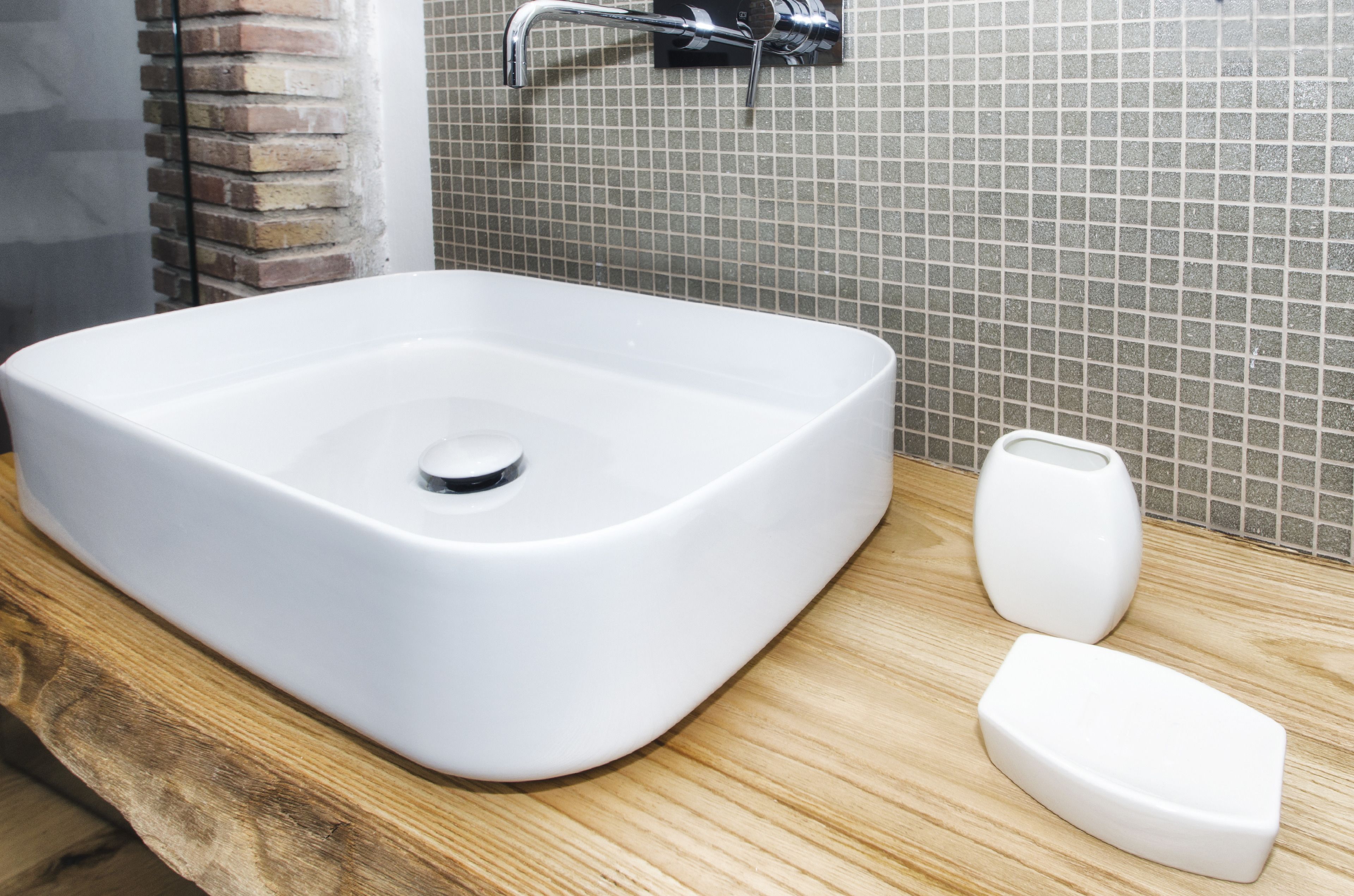 classic double room | bathroom | free toiletries, hair dryer, bathrobes, bidet