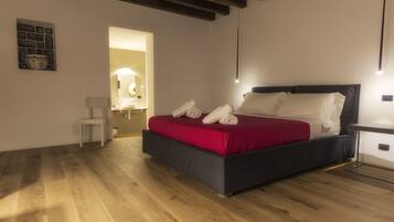 Superior Double Room | Minibar, in-room safe, desk, soundproofing