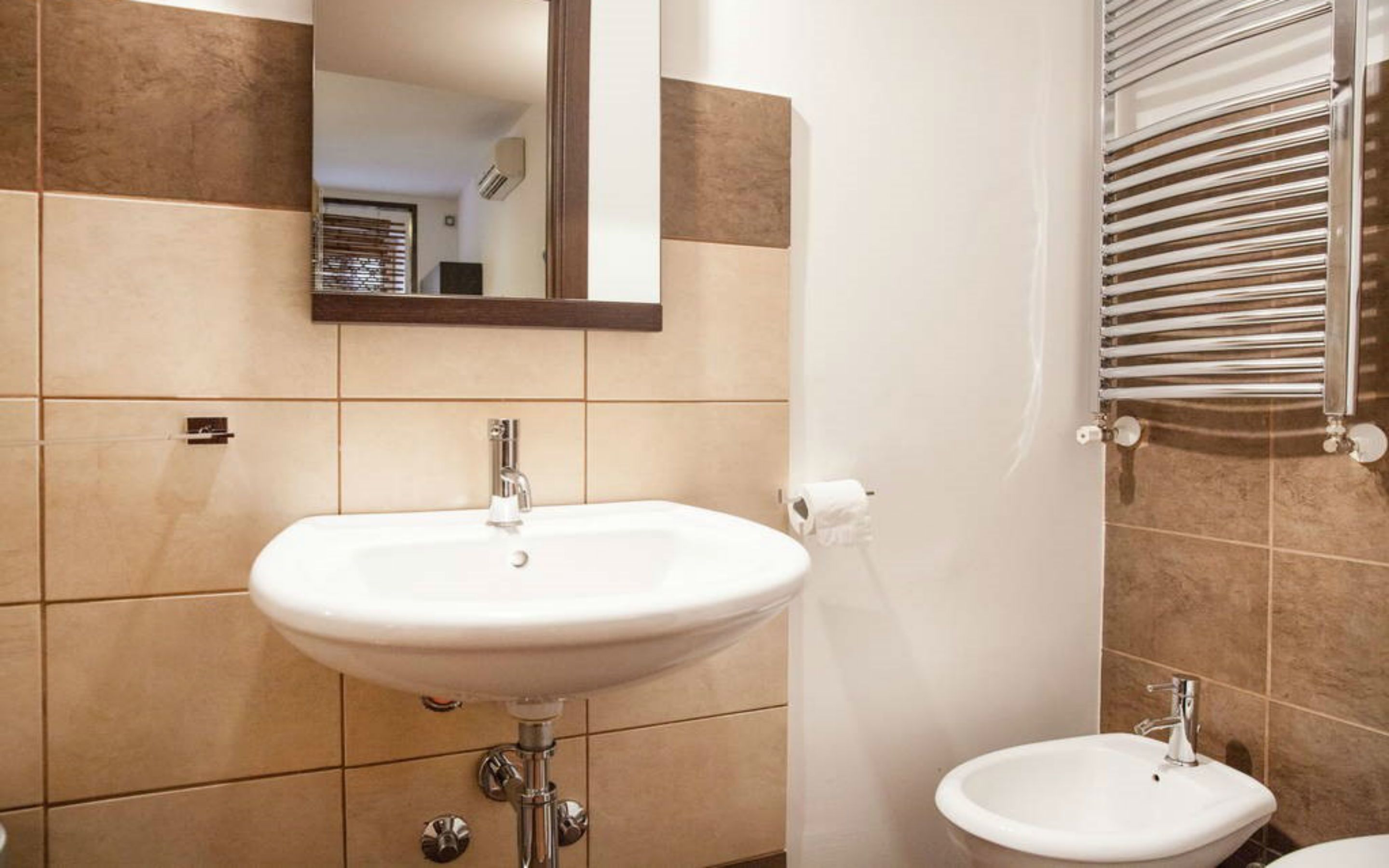 studio, kitchenette, annex building | bathroom | free toiletries, hair dryer, bathrobes, bidet