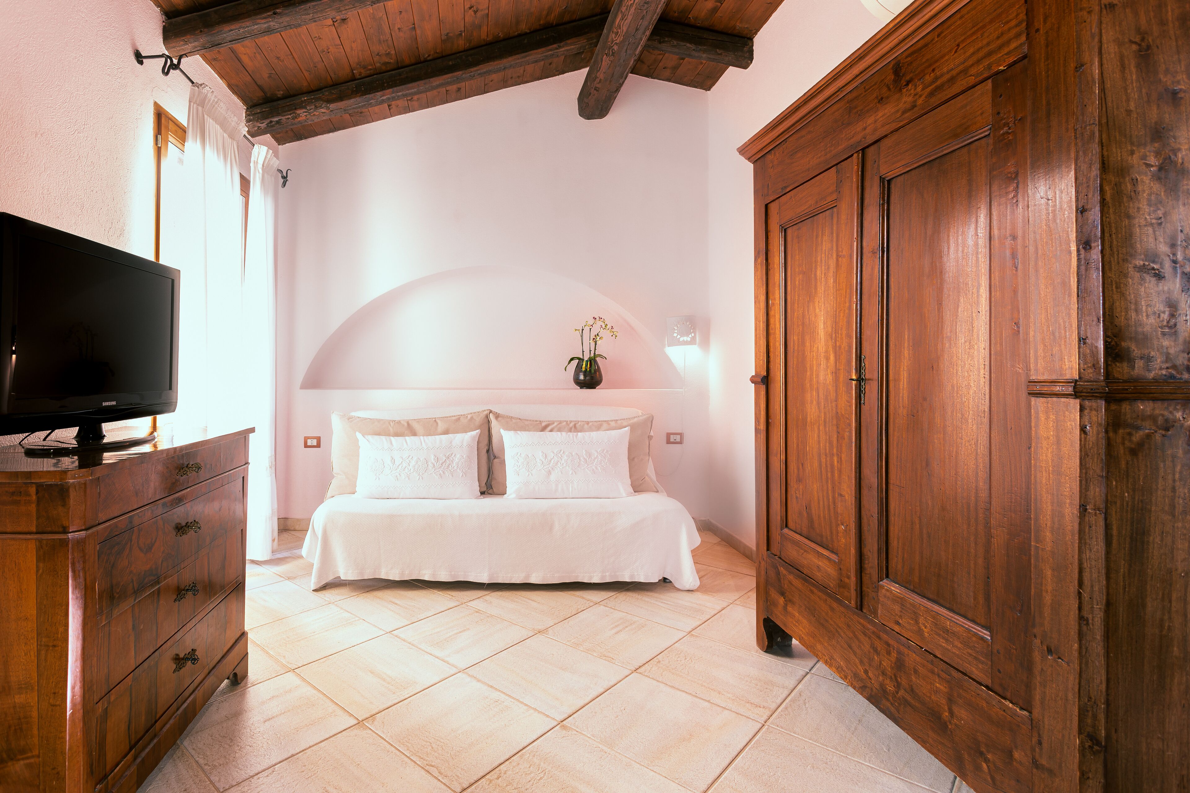 junior suite, sea view | living area | 32-inch lcd tv with satellite channels, tv