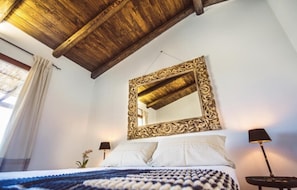 Quarto superior | Roupas de cama premium, frigobar, cofres nos quartos, escrivaninha