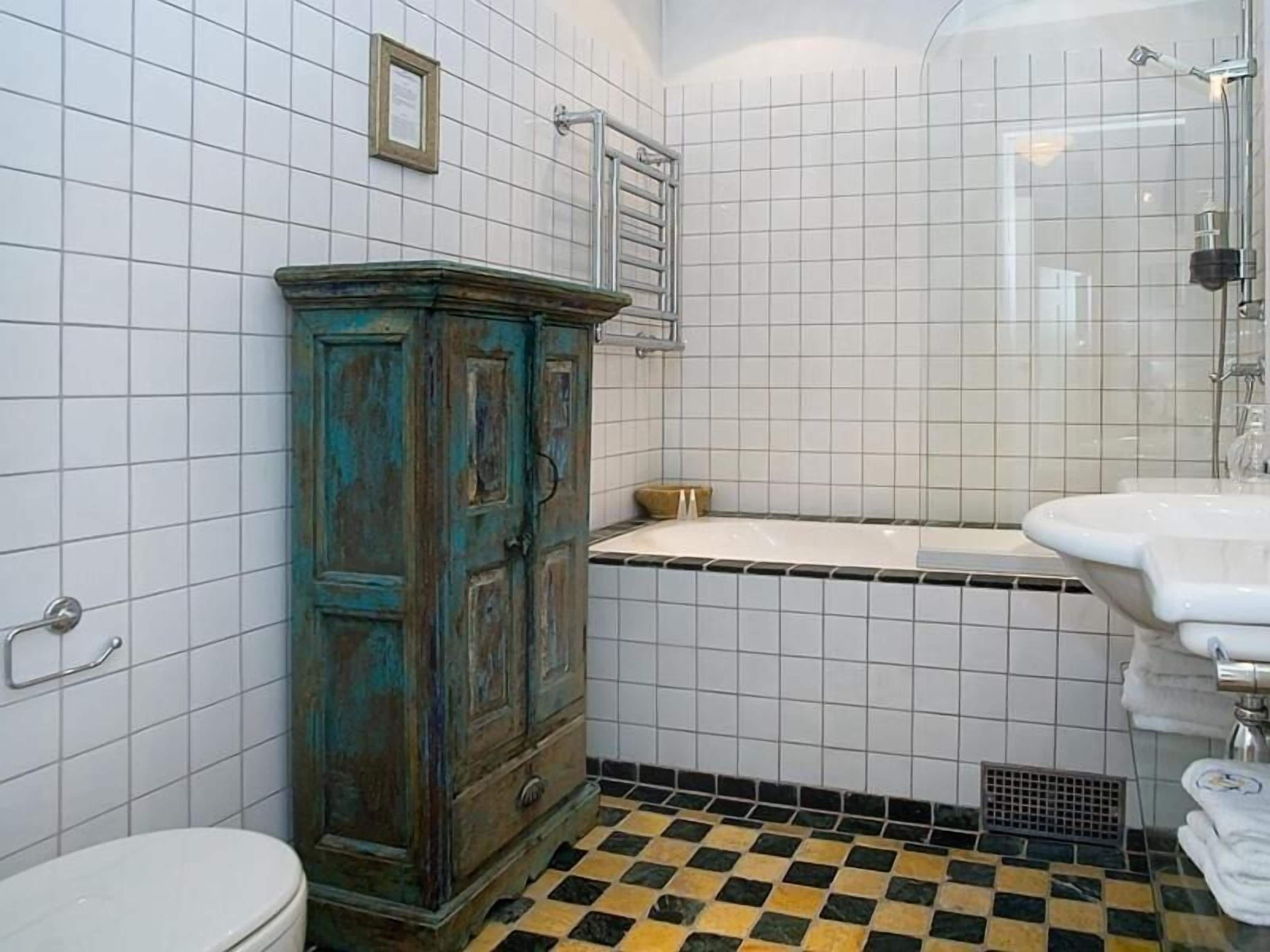 free toiletries, hair dryer, towels