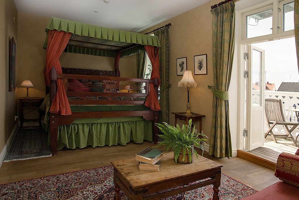 Individually decorated, individually furnished, free WiFi