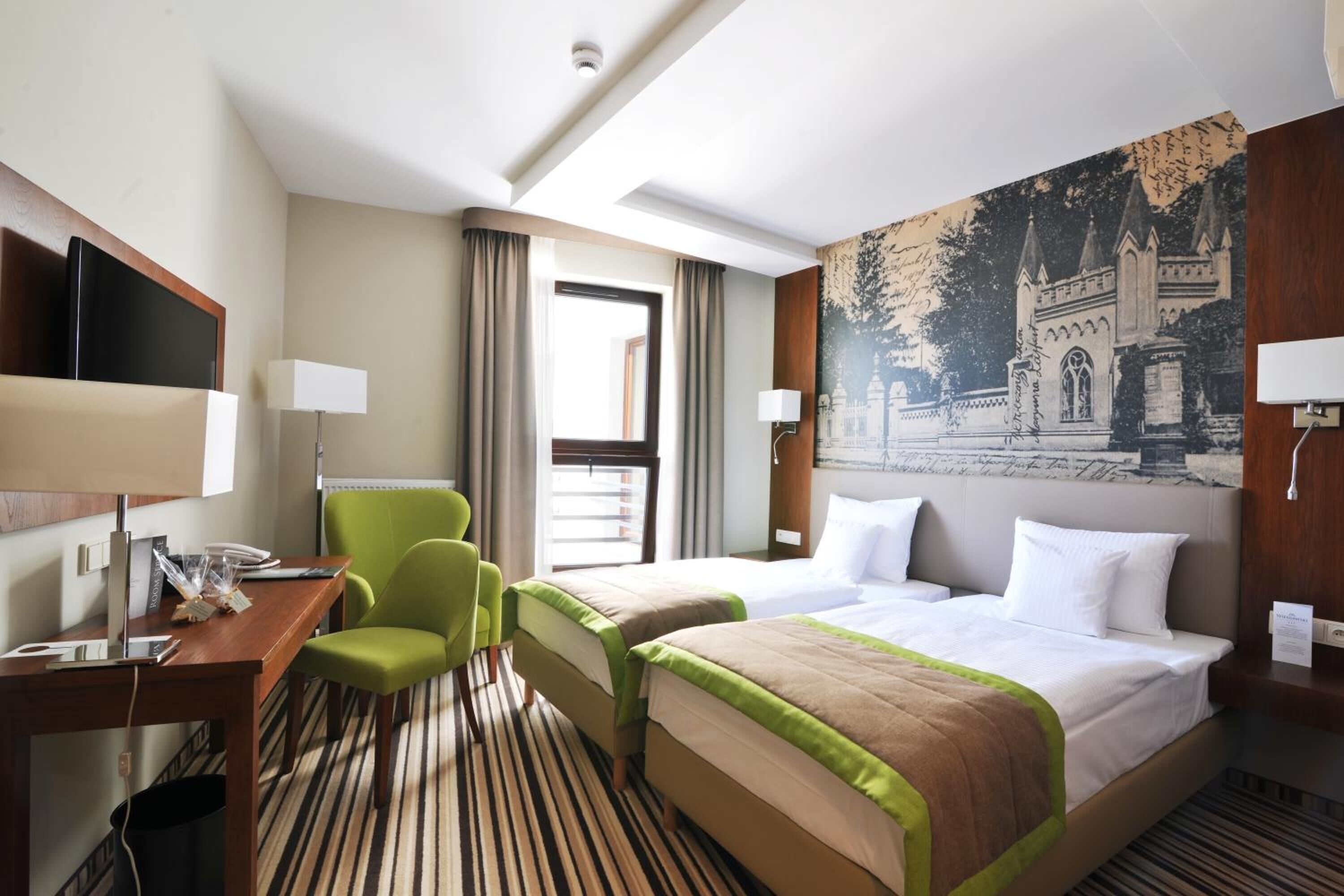 premium bedding, minibar, in-room safe, desk