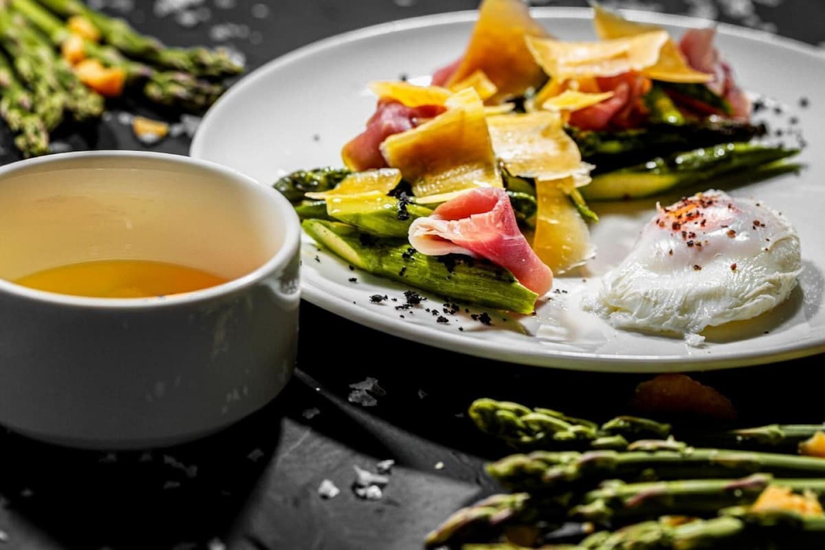 breakfast, lunch, dinner served; international cuisine