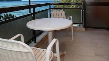 Twin Room | Balcony