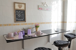 Full-size fridge, microwave, toaster, blender - Aquarius Inn (Rome)
