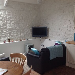 Standard Cottage, 2 Bedrooms | Living area | TV