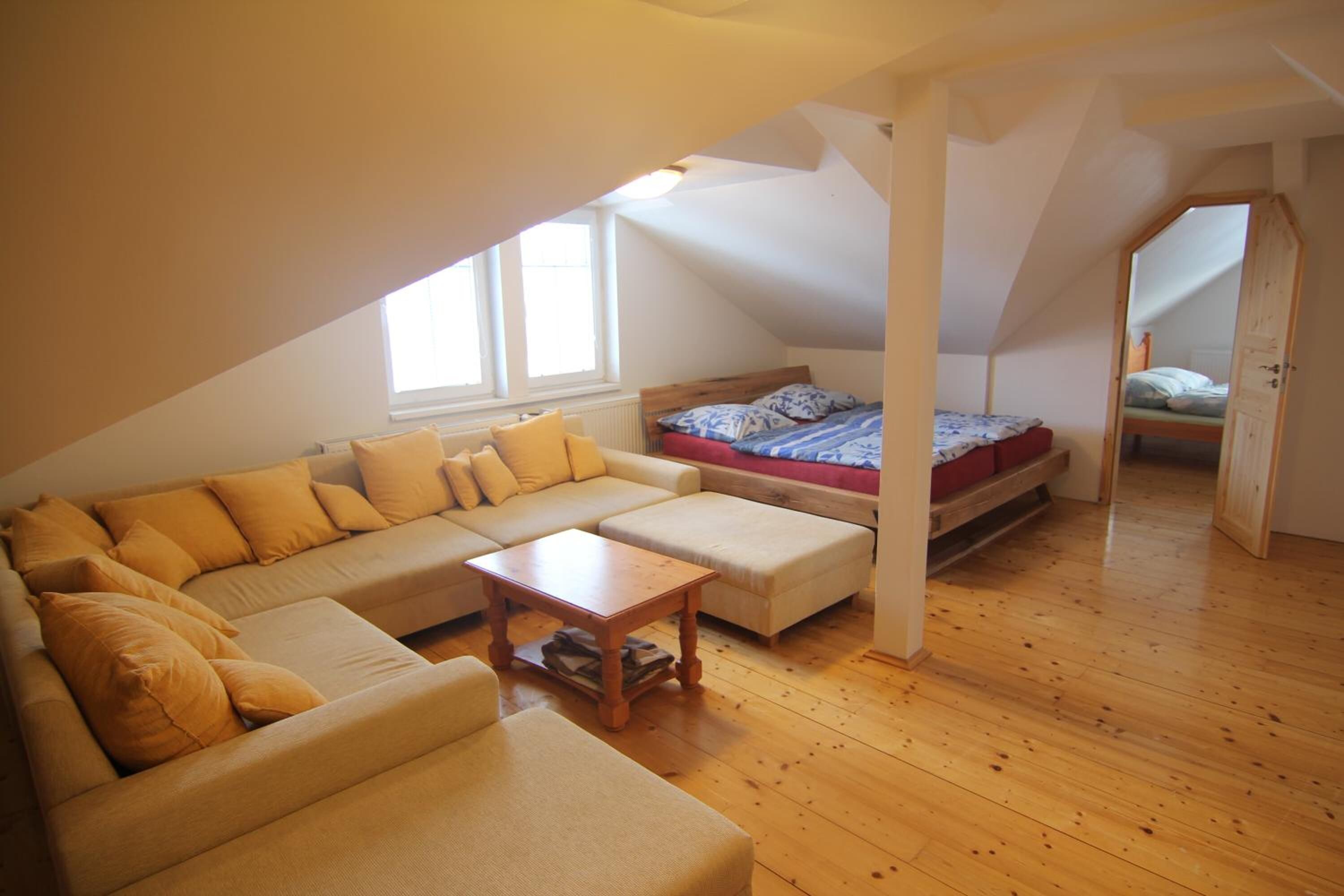 Desk, cribs/infant beds, free WiFi