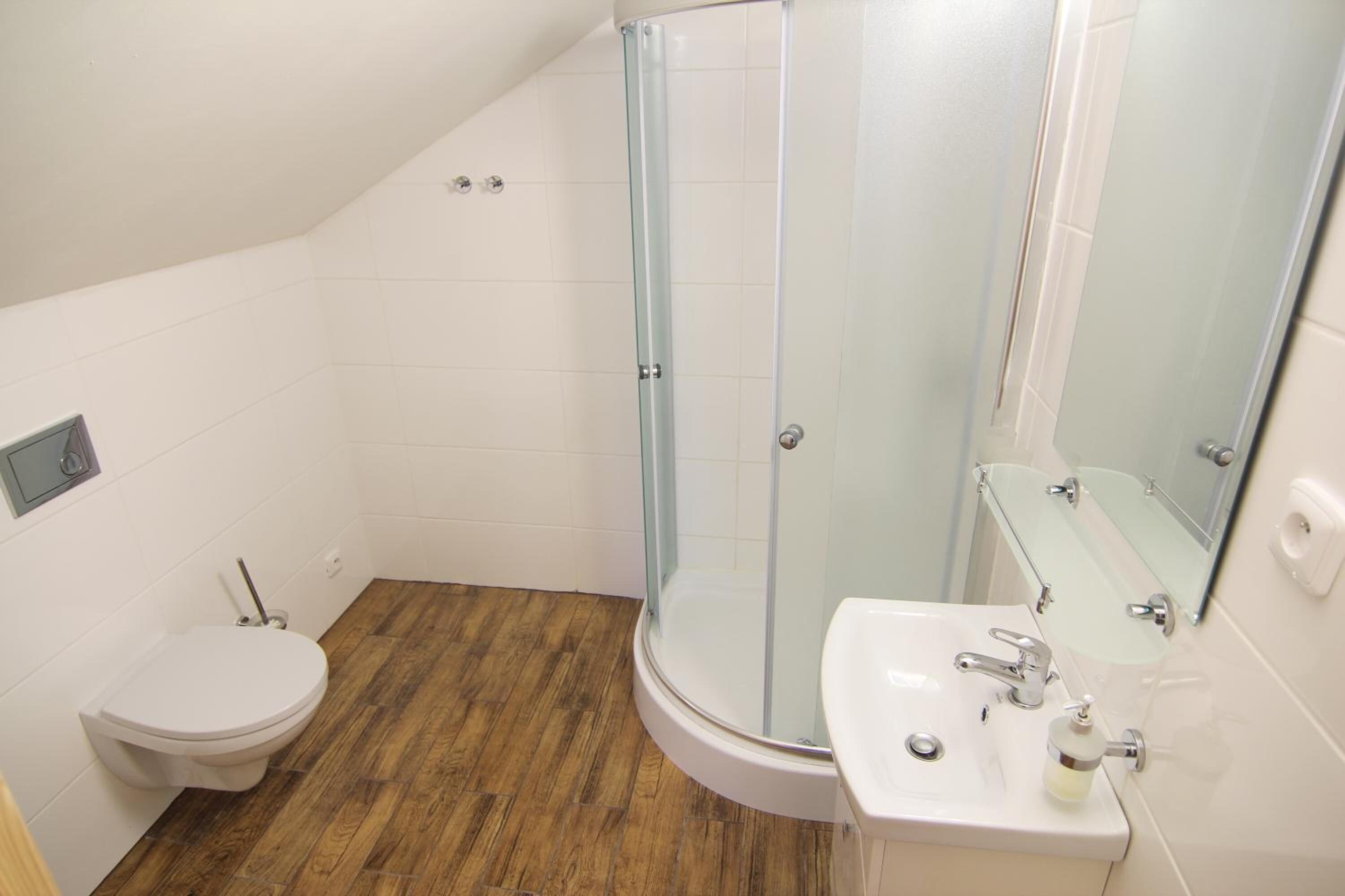 Free toiletries, towels, soap, toilet paper