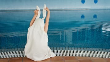 Indendørs pool