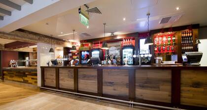 Premier Inn Bristol Cc - Lewins Mead