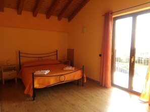 Free cots/infant beds, free WiFi, bed sheets - Aurora dell'Etna (Zafferana Etnea)