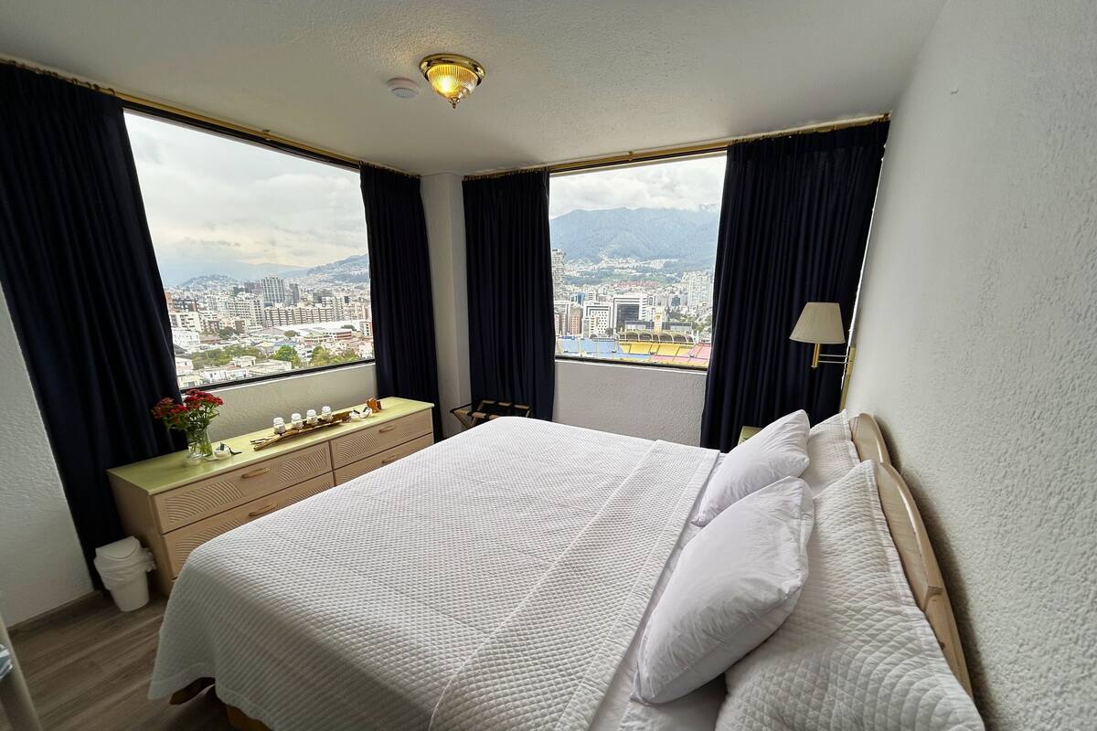 Superior Suite | In-room safe, desk, soundproofing, WiFi (free)