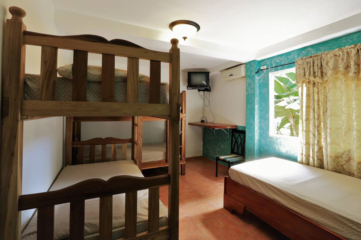 Quintuple Room | WiFi (free)