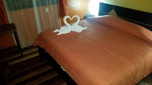 Double Room, 1 Double Bed | Bathroom | Shower, free toiletries, hair dryer
