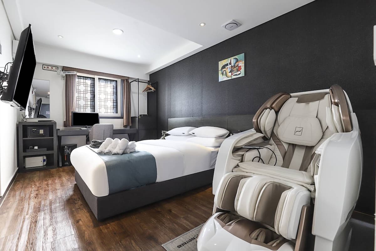 Premium Double Room | 1 bedroom, premium bedding, down comforters, minibar