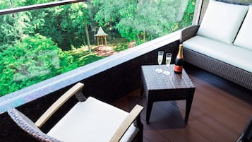 Forest Spa Twin Room, Non Smoking | Minibar, blackout drapes, free WiFi, bed sheets