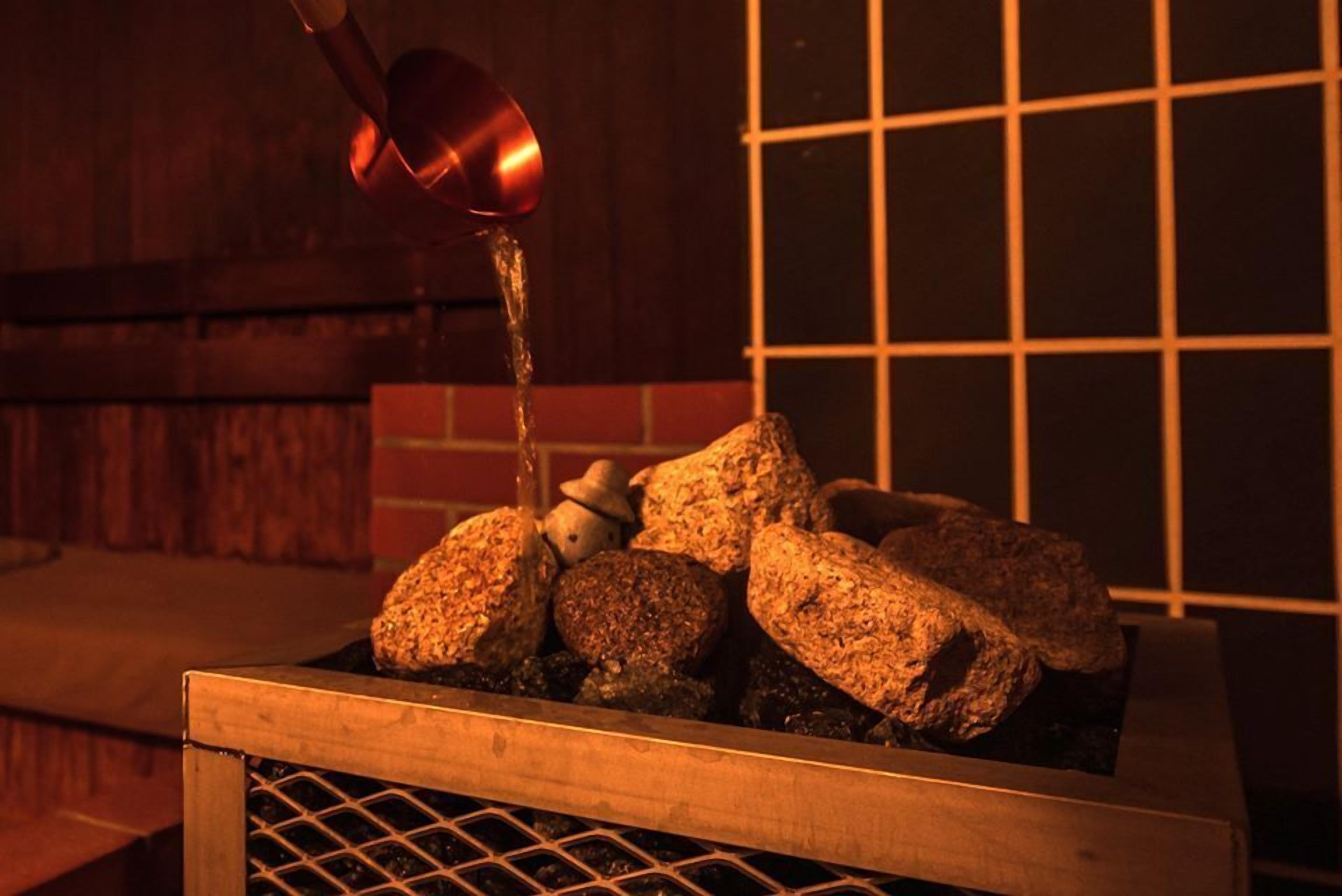 sauna, hot springs/mineral springs