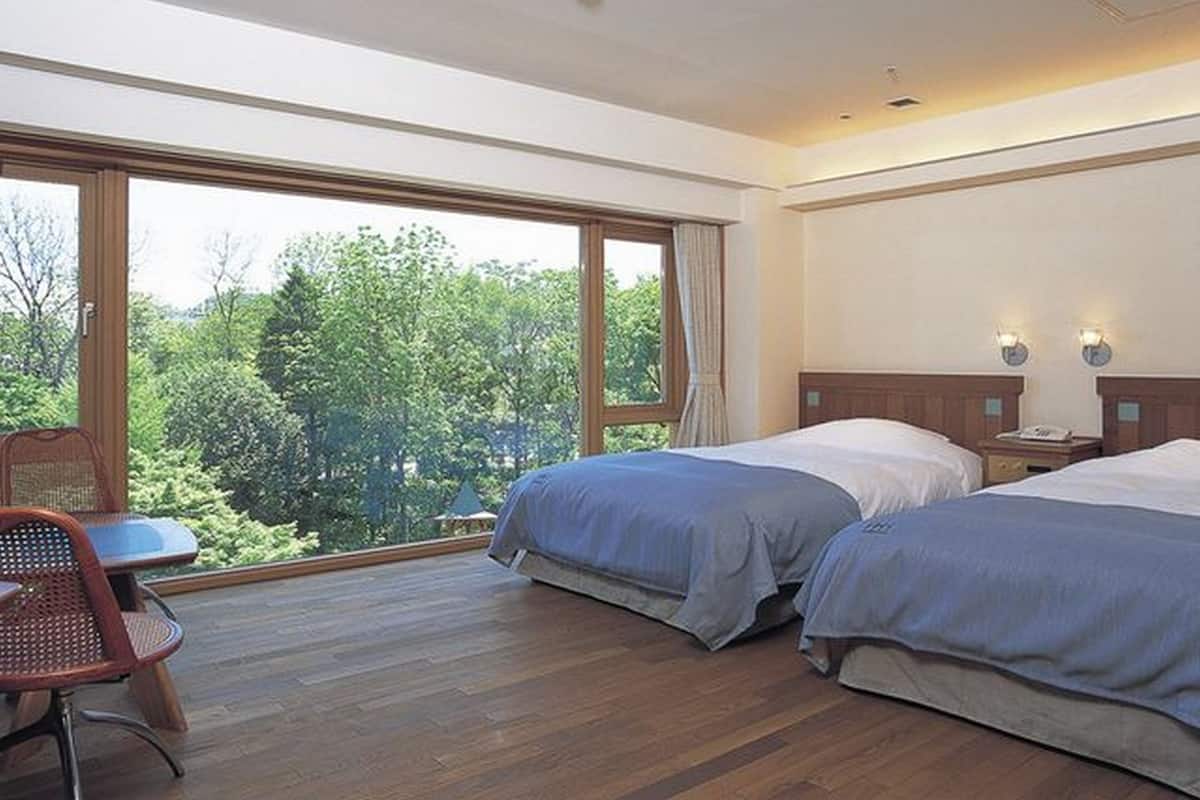 Zweibettzimmer, zum Garten hin