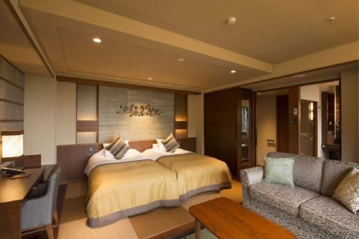 Minibar, cortinas blackout, wifi gratis y ropa de cama